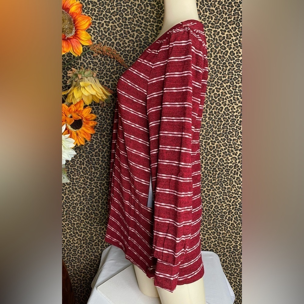 🌴3/$30🌴DOE & RAE Red Striped Long Balloon Sleeve Open Keyhole Back Top NWT - Picture 8 of 13